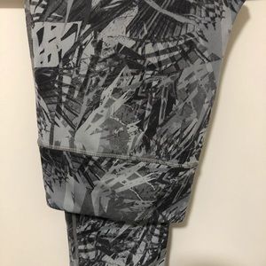 Athleta L Grey Palm Leaf Leggings